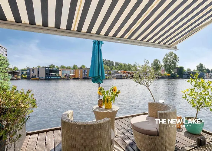 The New Lake Boathouse
